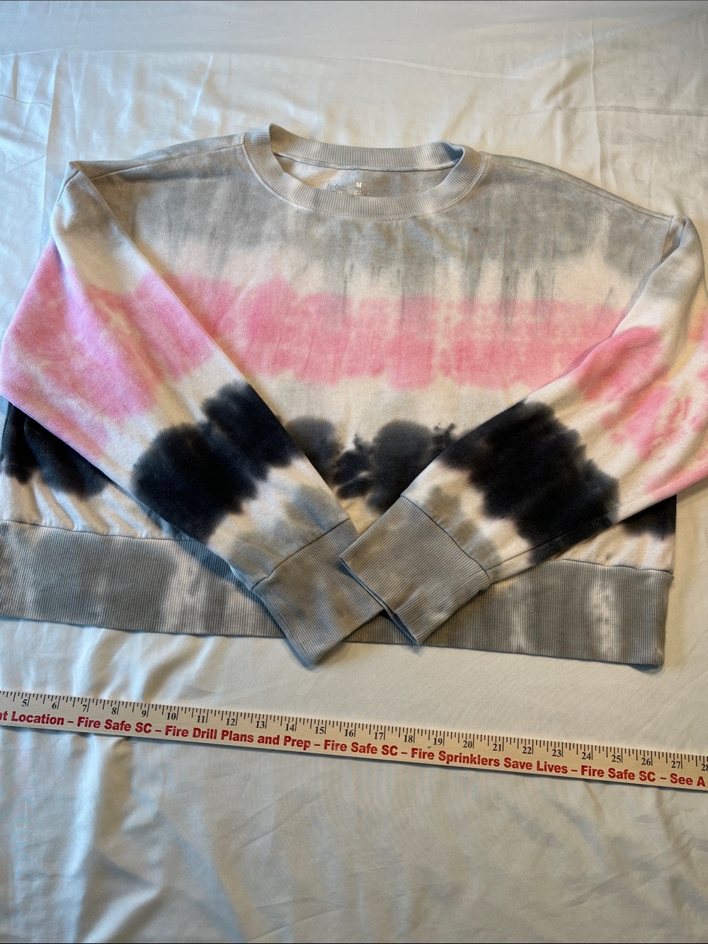 flirtitude‎ Tie-Dye Crewneck Sweatshirt in Pink, Gray & Black Medium
